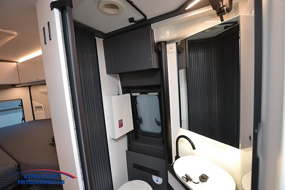 Adria TWIN SUPREME 640 SLB 8 of 14