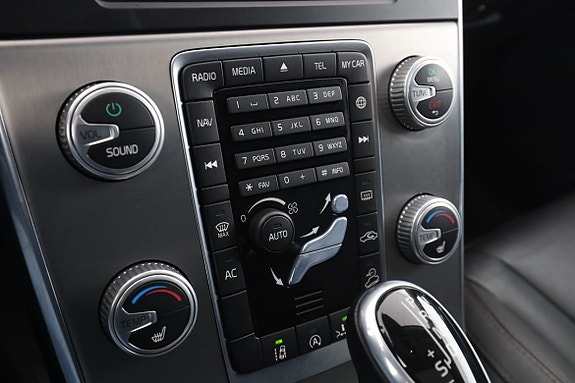Volvo V60 Cross Country 25 of 30