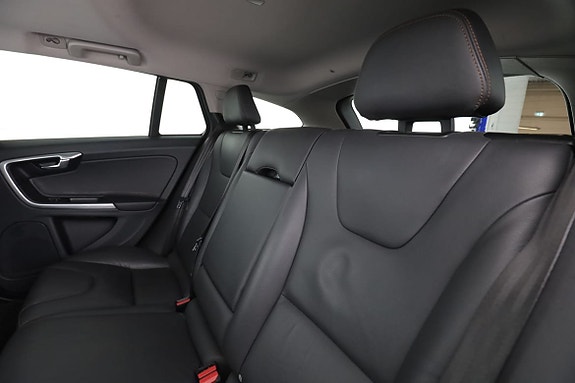 Volvo V60 Cross Country 15 of 30