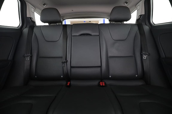 Volvo V60 Cross Country 16 of 30