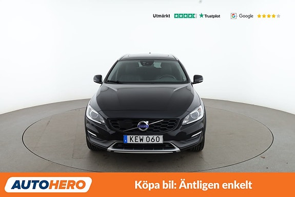 Volvo V60 Cross Country 9 of 30