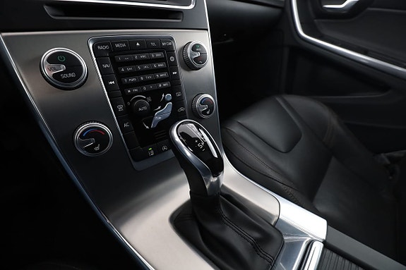 Volvo V60 Cross Country 24 of 30