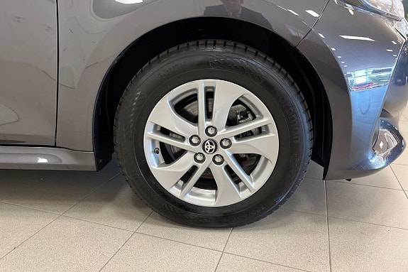 Toyota Yaris 17 of 21