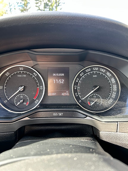 Skoda Superb 10 of 13
