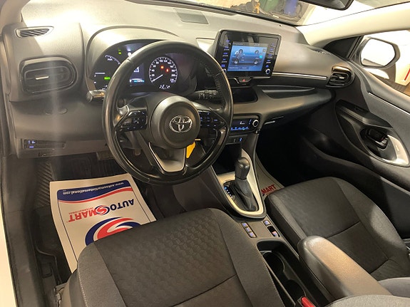 Toyota Yaris 10 of 25