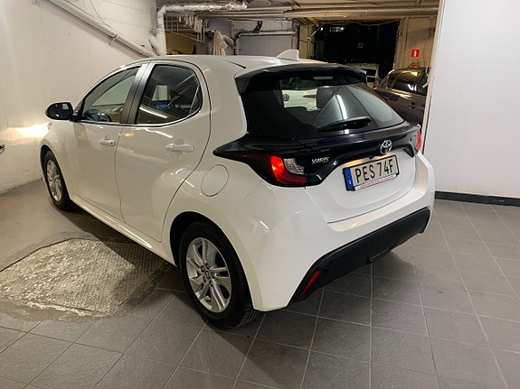 Toyota Yaris 4 of 25