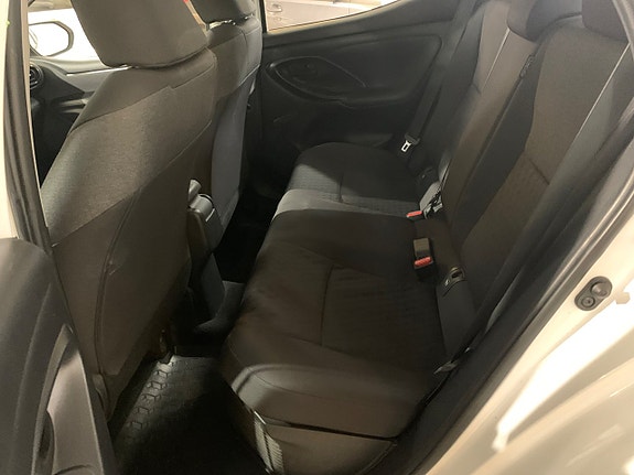 Toyota Yaris 9 of 25