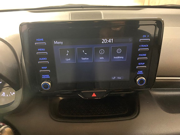 Toyota Yaris 12 of 25