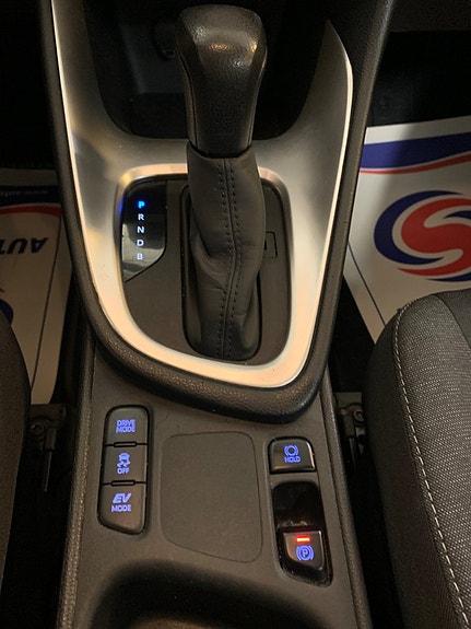 Toyota Yaris 19 of 25