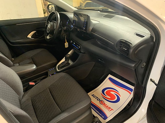Toyota Yaris 20 of 25