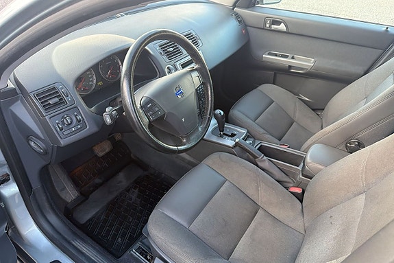 Volvo V50 8 of 10