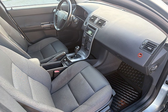 Volvo V50 7 of 10