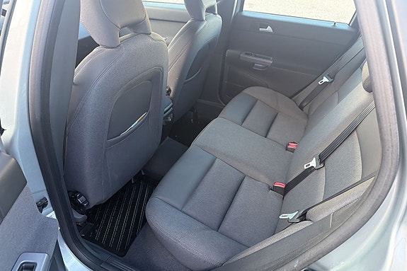Volvo V50 9 of 10
