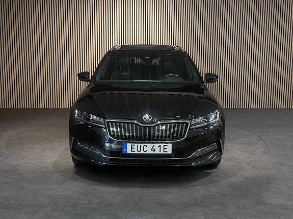Skoda Superb 9 of 30