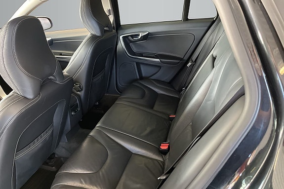 Volvo V60 11 of 15