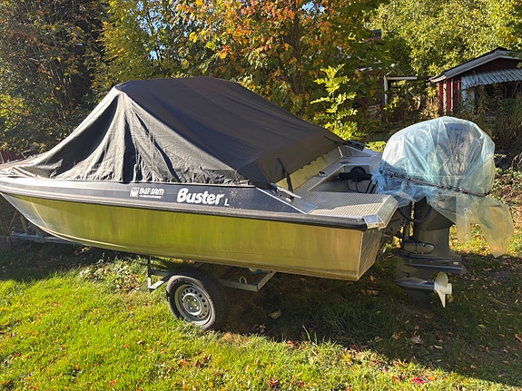 Nästan ny Buster L2 till salu med 30km båtsläp. 4 of 6