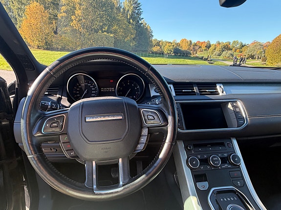 Land Rover Range Rover Evoque 2 of 5