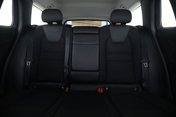 Volvo V60 Cross Country 16 of 30
