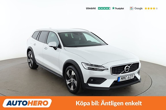 Volvo V60 Cross Country 8 of 30