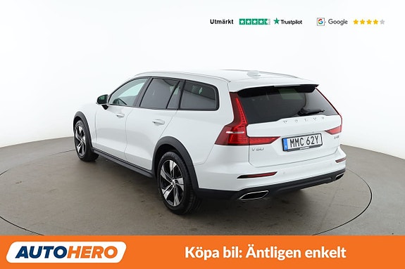 Volvo V60 Cross Country 3 of 30