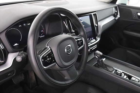 Volvo V60 Cross Country 12 of 30