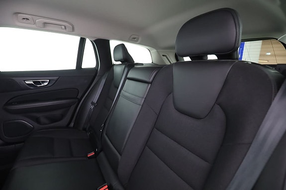 Volvo V60 Cross Country 15 of 30