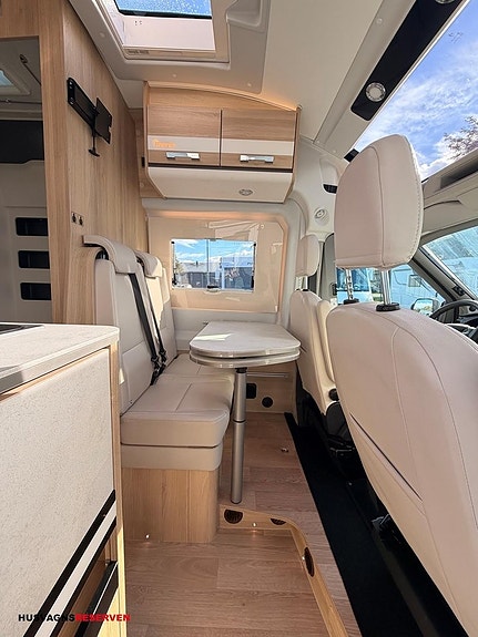 Ford DREAMER 10 of 23