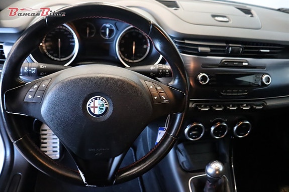 Alfa Romeo Giulietta 10 of 19