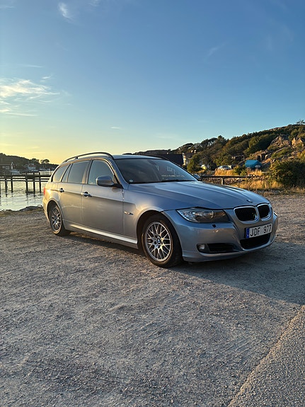 BMW 318i 3 of 6