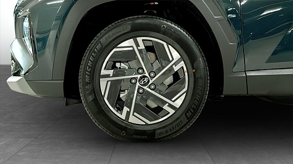 Hyundai Tucson 9 of 12