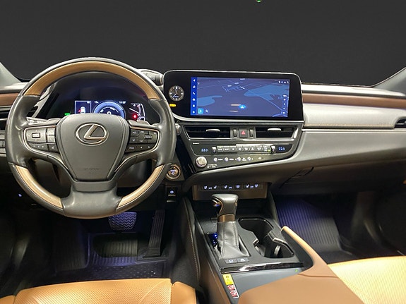 Lexus ES300h 12 of 18