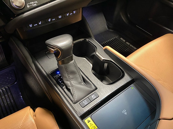 Lexus ES300h 13 of 18
