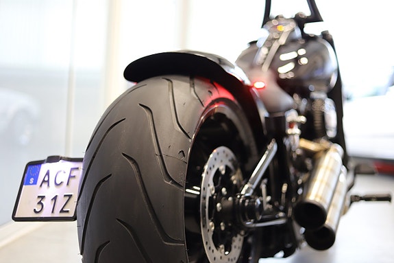 Harley-Davidson Fat Boy 114 30th Anniversary 7 of 8