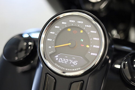 Harley-Davidson Fat Boy 114 30th Anniversary 4 of 8