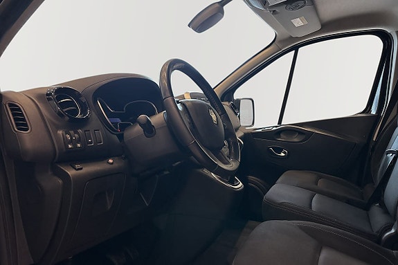 Renault Trafic 6 of 10
