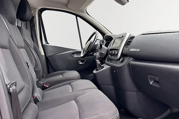 Renault Trafic 7 of 10