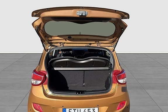 Hyundai i10 11 of 13