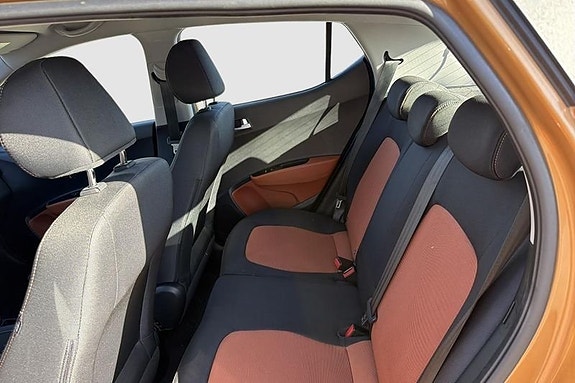 Hyundai i10 8 of 13