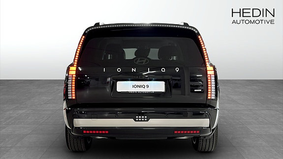 Hyundai Ioniq 9 7 of 13