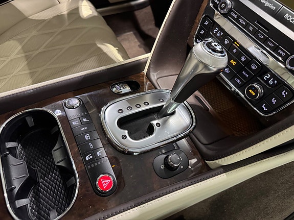 Bentley Flying Spur 14 of 22