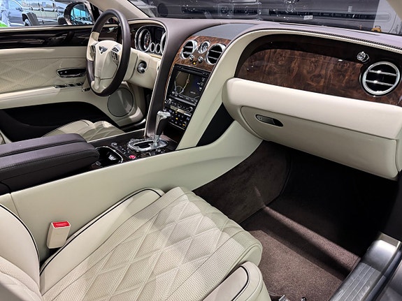 Bentley Flying Spur 11 of 22