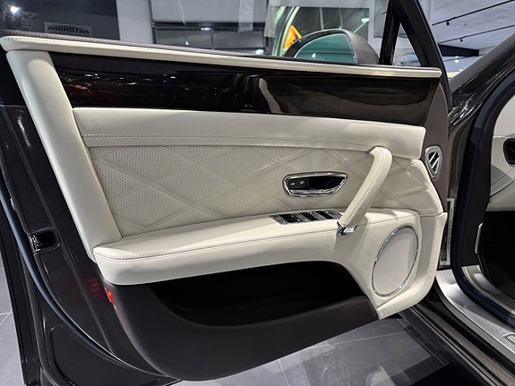 Bentley Flying Spur 8 of 22