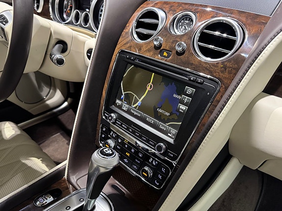 Bentley Flying Spur 13 of 22