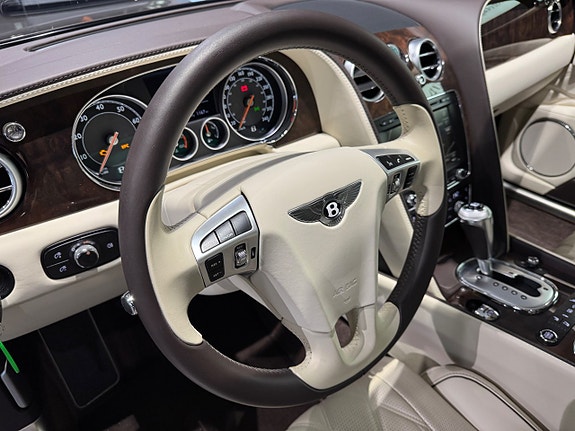 Bentley Flying Spur 5 of 22