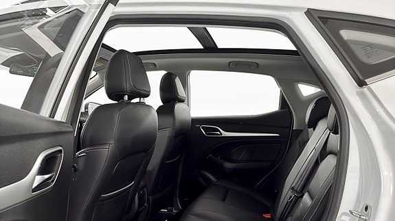 MG ZS 4 of 13