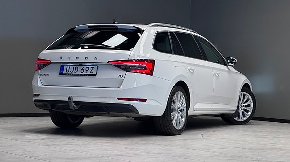 Skoda Superb 17 of 22