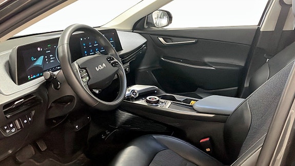 Kia EV6 8 of 12