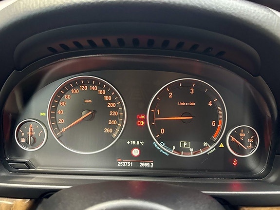 BMW 525d 18 of 23