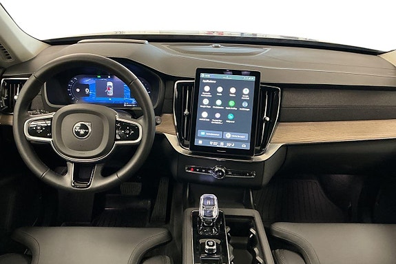 Volvo XC90 15 of 30