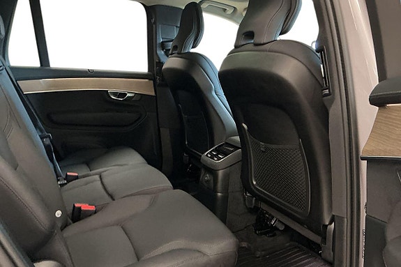 Volvo XC90 24 of 30
